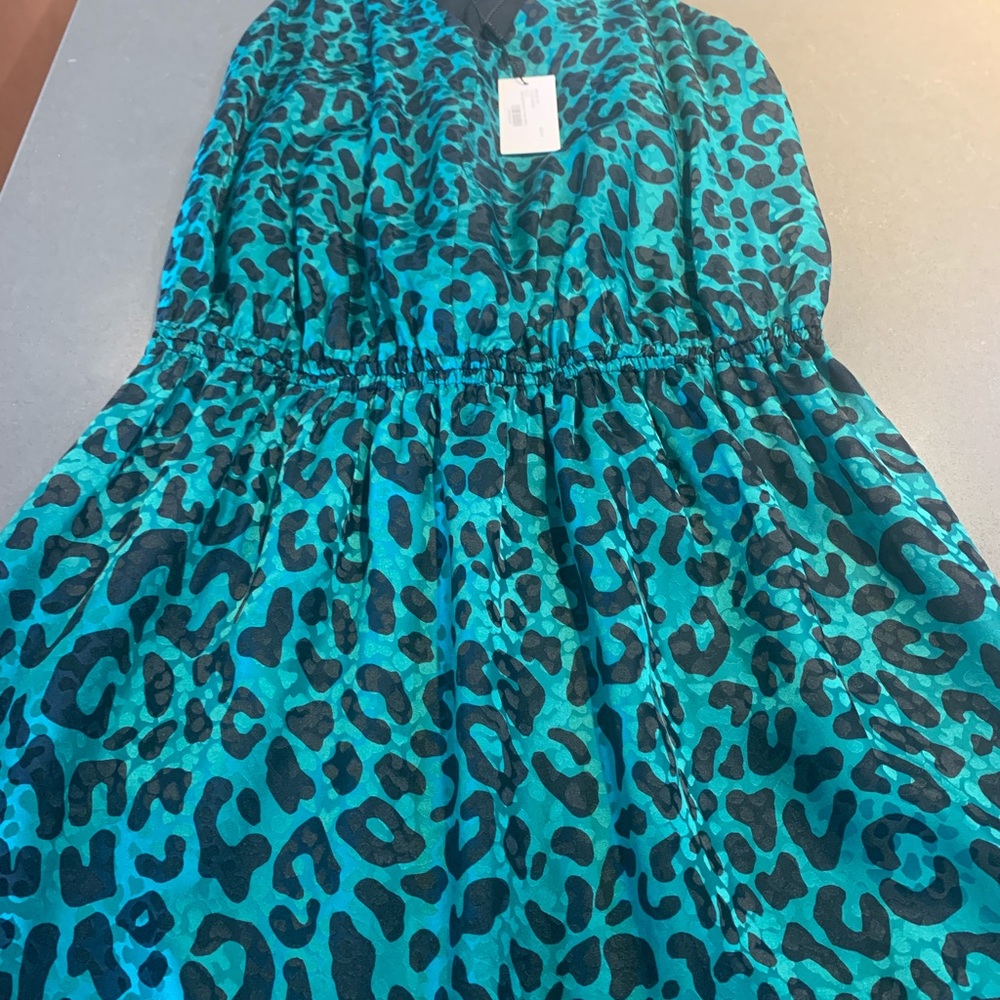 Milly Ciera Silk Shift Dress
Size: 4, NWT